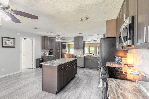 Villa ou maison à vendre à Sanford, Floride: 3 chambres, 163.42 m2 № 2390848 - photo 12