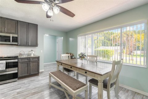 Villa ou maison à vendre à Sanford, Floride: 3 chambres, 163.42 m2 № 2390848 - photo 5