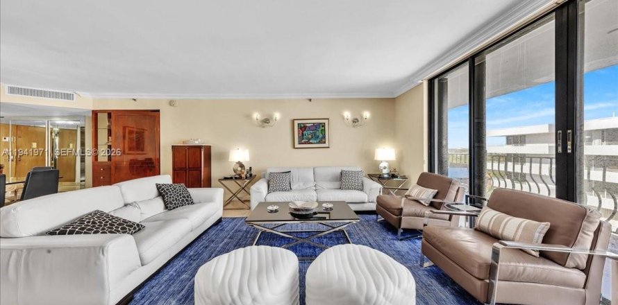 Condominio en Surfside, Florida, 2 dormitorios  № 1999451