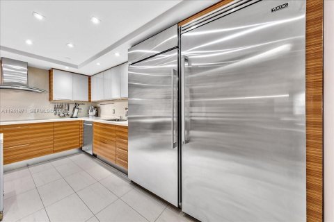 Condominio en venta en Surfside, Florida, 2 dormitorios, 155.33 m2 № 1999451 - foto 4