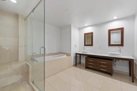 Copropriété à vendre à Miami, Floride: 3 chambres, 173.73 m2 № 1732124 - photo 16