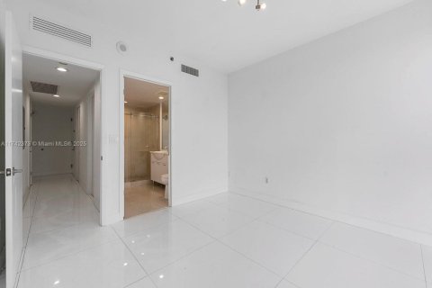 Copropriété à vendre à Miami, Floride: 3 chambres, 173.73 m2 № 1732124 - photo 14