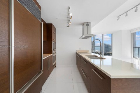 Copropriété à vendre à Miami, Floride: 3 chambres, 173.73 m2 № 1732124 - photo 7