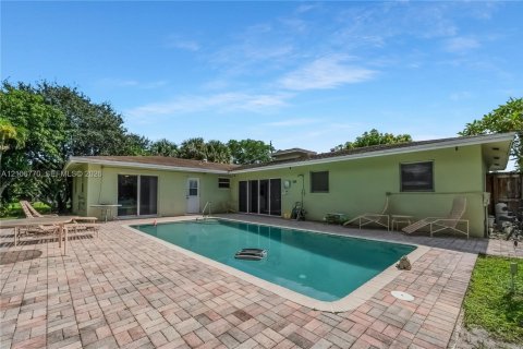 House in Plantation, Florida 3 bedrooms, 165.46 sq.m. № 2419453 - photo 24