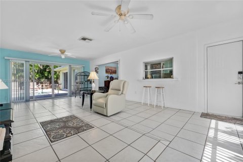 House in Plantation, Florida 3 bedrooms, 165.46 sq.m. № 2419453 - photo 20