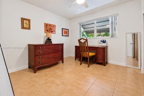 House in Plantation, Florida 3 bedrooms, 165.46 sq.m. № 2419453 - photo 14