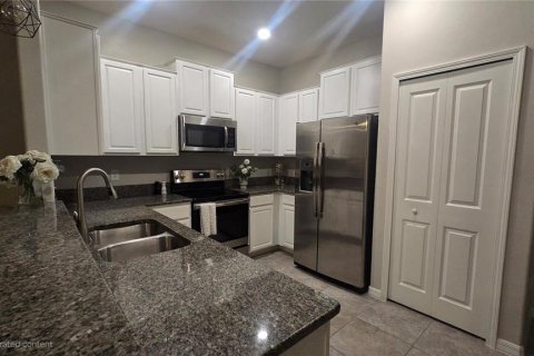 Townhouse in Sun City Center, Florida 3 bedrooms, 158.03 sq.m. № 1844892 - photo 20