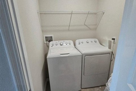 Townhouse in Sun City Center, Florida 3 bedrooms, 158.03 sq.m. № 1844892 - photo 7