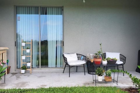 Townhouse in Sun City Center, Florida 3 bedrooms, 158.03 sq.m. № 1844892 - photo 1