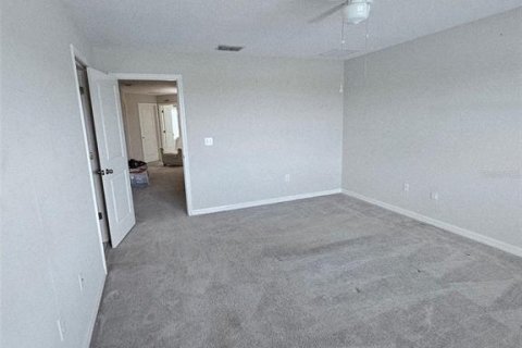 Townhouse in Sun City Center, Florida 3 bedrooms, 158.03 sq.m. № 1844892 - photo 12