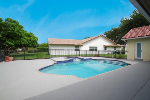 Villa ou maison à vendre à Parkland, Floride: 4 chambres, 273.32 m2 № 2190244 - photo 9