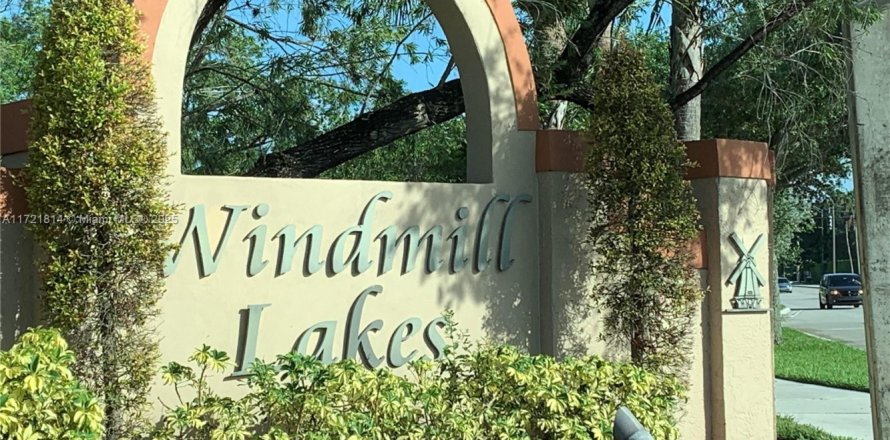 Condo in Pembroke Pines, Florida, 2 bedrooms № 1714546