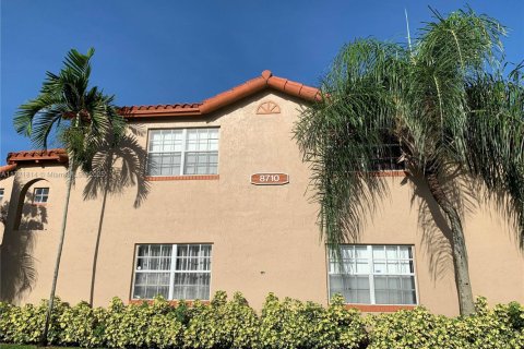 Condo in Pembroke Pines, Florida, 2 bedrooms  № 1714546 - photo 22