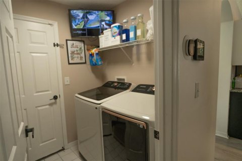House in Orlando, Florida 4 bedrooms, 170.1 sq.m. № 1787736 - photo 19