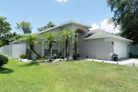 House in Orlando, Florida 4 bedrooms, 170.1 sq.m. № 1787736 - photo 3