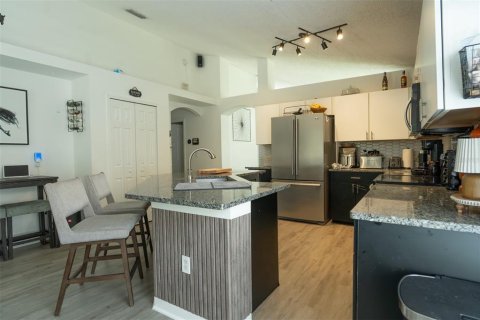 House in Orlando, Florida 4 bedrooms, 170.1 sq.m. № 1787736 - photo 18