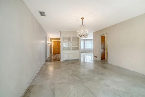 House in Venice, Florida 3 bedrooms, 187.01 sq.m. № 2099738 - photo 14