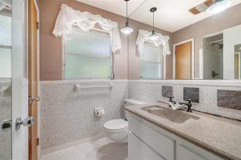 House in Venice, Florida 3 bedrooms, 187.01 sq.m. № 2099738 - photo 20