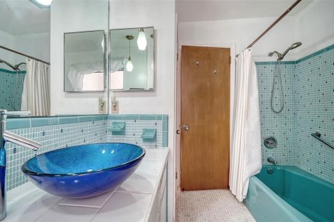 House in Venice, Florida 3 bedrooms, 187.01 sq.m. № 2099738 - photo 23