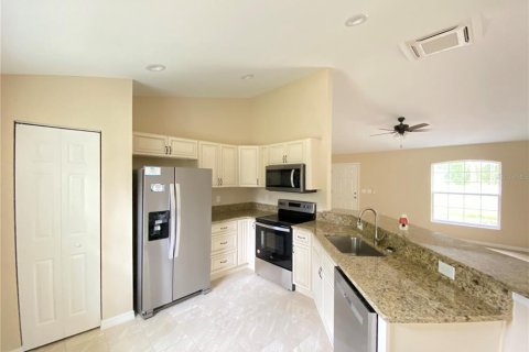 Villa ou maison à louer à Ocala, Floride: 3 chambres, 120.12 m2 № 2424010 - photo 10