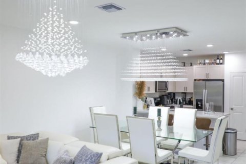 Touwnhouse à vendre à Deerfield Beach, Floride: 3 chambres, 144.37 m2 № 2088363 - photo 8