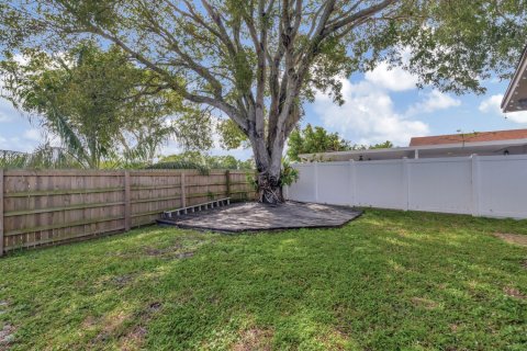 Villa ou maison à vendre à Boca Raton, Floride: 3 chambres, 124.02 m2 № 787653 - photo 1