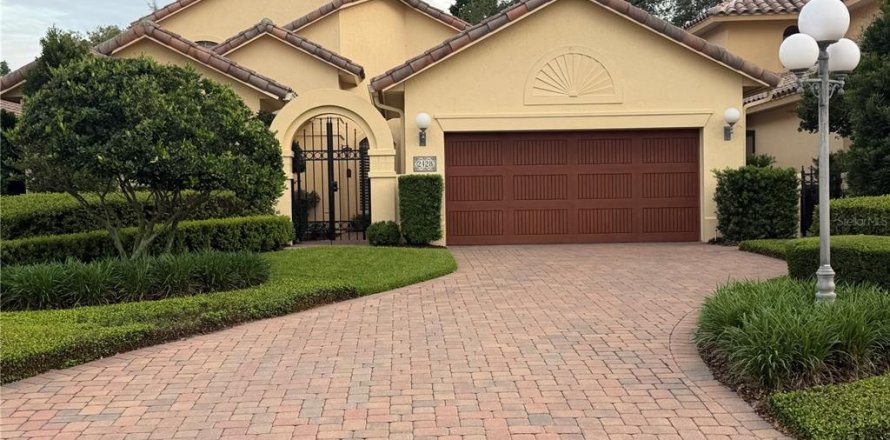 House in Apopka, Florida 2 bedrooms, 253.07 sq.m. № 2122804