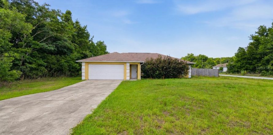 House in Ocala, Florida 3 bedrooms, 127.28 sq.m. № 2098105