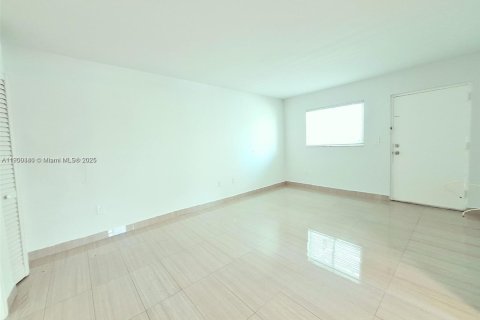 Copropriété à louer à Miami Beach, Floride: 1 chambre, 69.68 m2 № 1952759 - photo 7