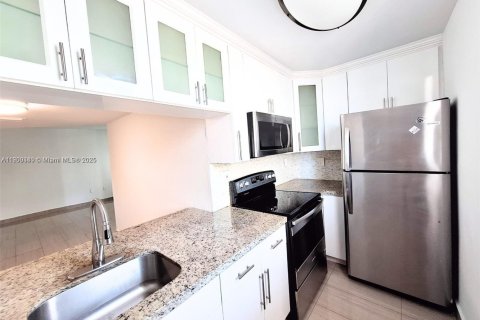 Copropriété à louer à Miami Beach, Floride: 1 chambre, 69.68 m2 № 1952759 - photo 10