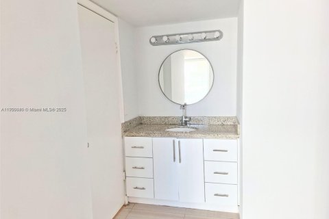 Copropriété à louer à Miami Beach, Floride: 1 chambre, 69.68 m2 № 1952759 - photo 16
