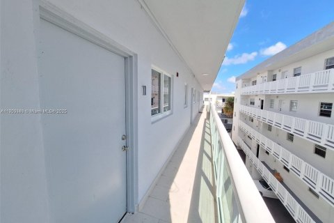 Copropriété à louer à Miami Beach, Floride: 1 chambre, 69.68 m2 № 1952759 - photo 5