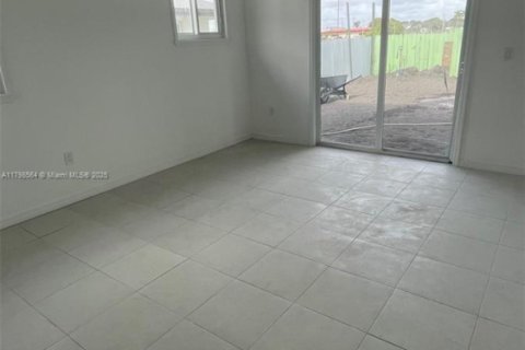 House in Homestead, Florida 4 bedrooms, 181.62 sq.m. № 1676555 - photo 7
