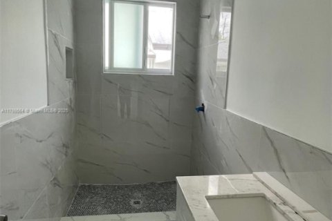 House in Homestead, Florida 4 bedrooms, 181.62 sq.m. № 1676555 - photo 5