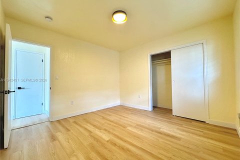 Apartment in North Miami, Florida 1 bedroom, 521.83 sq.m. № 2000070 - photo 13