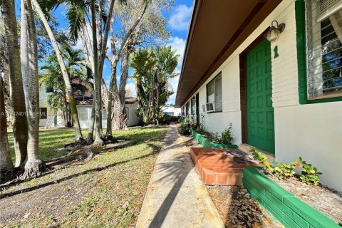 Apartment in North Miami, Florida 1 bedroom, 521.83 sq.m. № 2000070 - photo 20