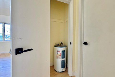 Apartment in North Miami, Florida 1 bedroom, 521.83 sq.m. № 2000070 - photo 15