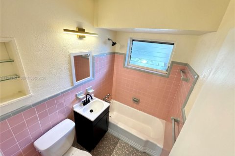 Apartment in North Miami, Florida 1 bedroom, 521.83 sq.m. № 2000070 - photo 10
