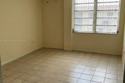 Купить кондоминиум в Норт-Майами, Флорида 1 спальня, 63.64м2, № 2017710 - фото 3