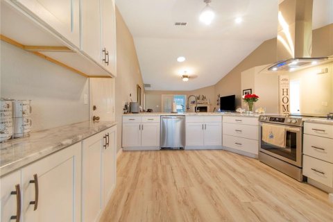Villa ou maison à vendre à Winter Haven, Floride: 2 chambres, 142.88 m2 № 2238868 - photo 9
