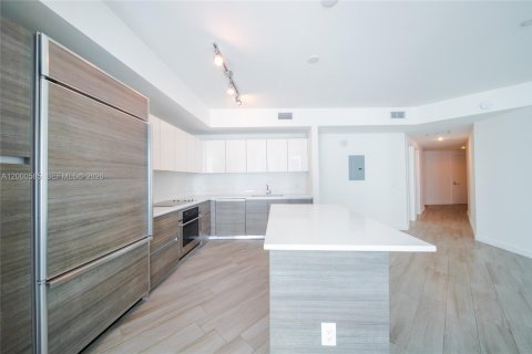 Condo in Miami, Florida, 2 bedrooms  № 2068506 - photo 6