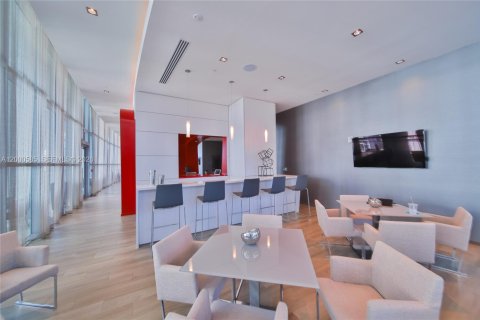 Condo in Miami, Florida, 2 bedrooms  № 2068506 - photo 29