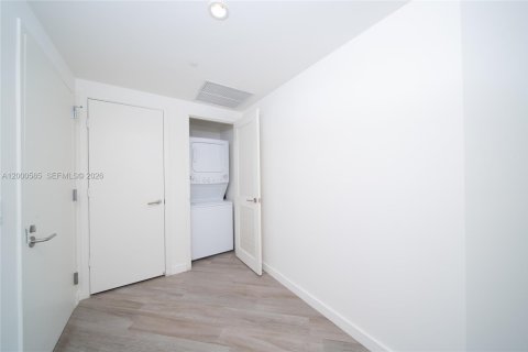 Condo in Miami, Florida, 2 bedrooms  № 2068506 - photo 8