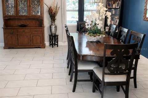House in Ocala, Florida 3 bedrooms, 209.49 sq.m. № 2118992 - photo 9