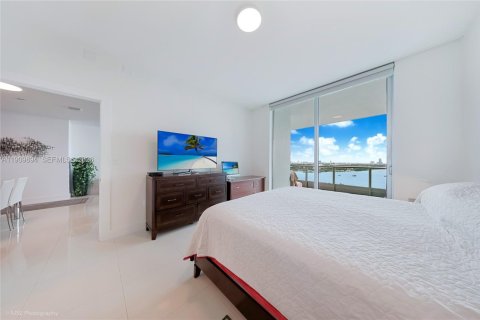 Condo in Miami, Florida, 3 bedrooms № 2057539 - photo 8