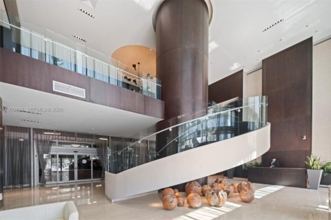 Condo in Miami, Florida, 3 bedrooms № 2057539 - photo 12
