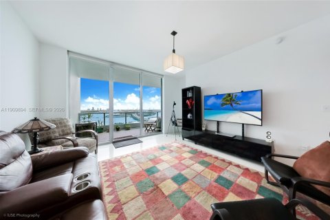 Condo in Miami, Florida, 3 bedrooms № 2057539 - photo 11
