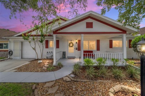 House in Ocala, Florida 2 bedrooms, 127.18 sq.m. № 2095173