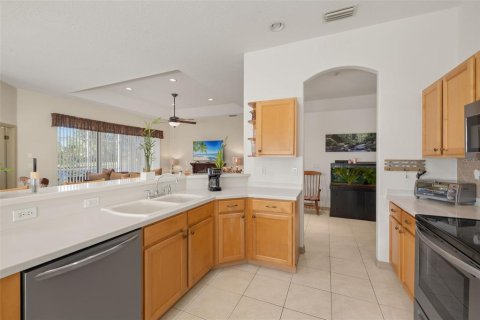 House in Palmetto, Florida 3 bedrooms, 200.85 sq.m. № 1608900 - photo 10