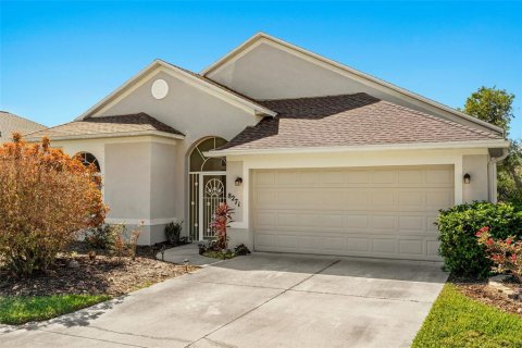 House in Palmetto, Florida 3 bedrooms, 200.85 sq.m. № 1608900 - photo 1